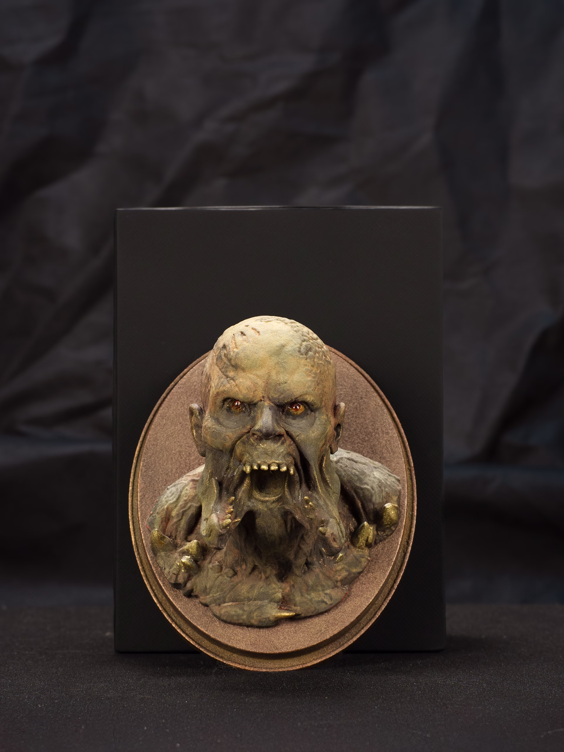 VOLATILE HEAD Patina